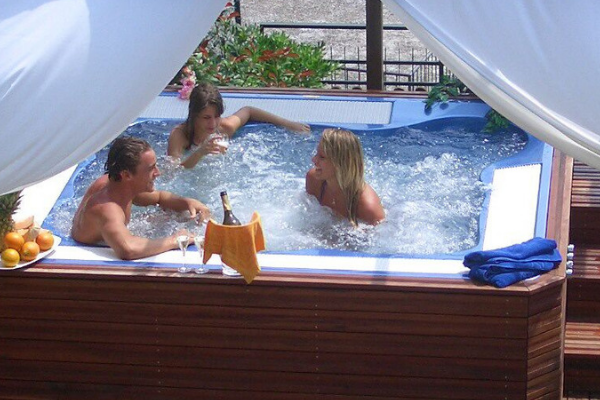 jacuzzi outdoor